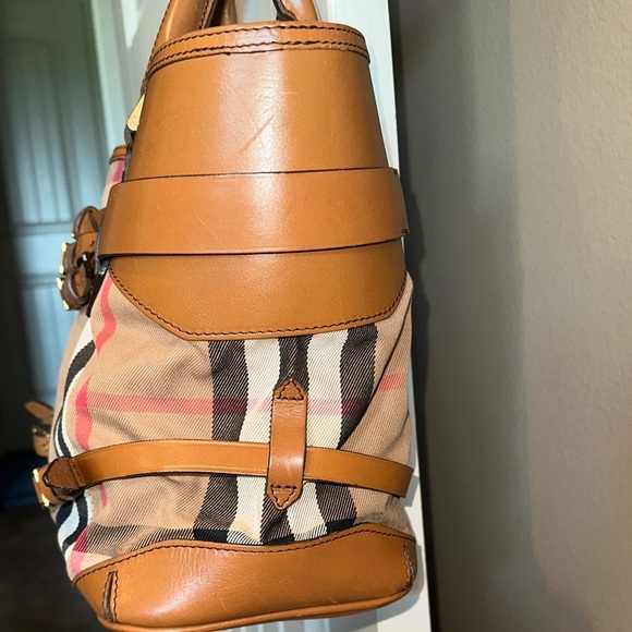 Burberry Lynher Bridle Tote Bag with COA - Hot for Fall!! - Picture 4 of 16